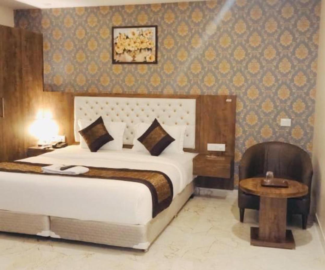 Mayda Inn- A Boutique Hotel ニューデリー エクステリア 写真